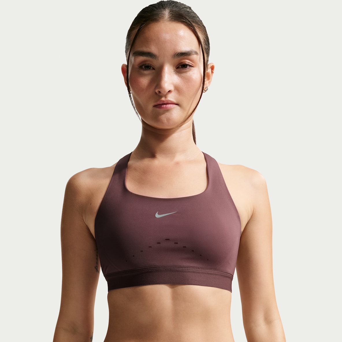 Nike Swift 女子速干高强度支撑轻衬运动内衣