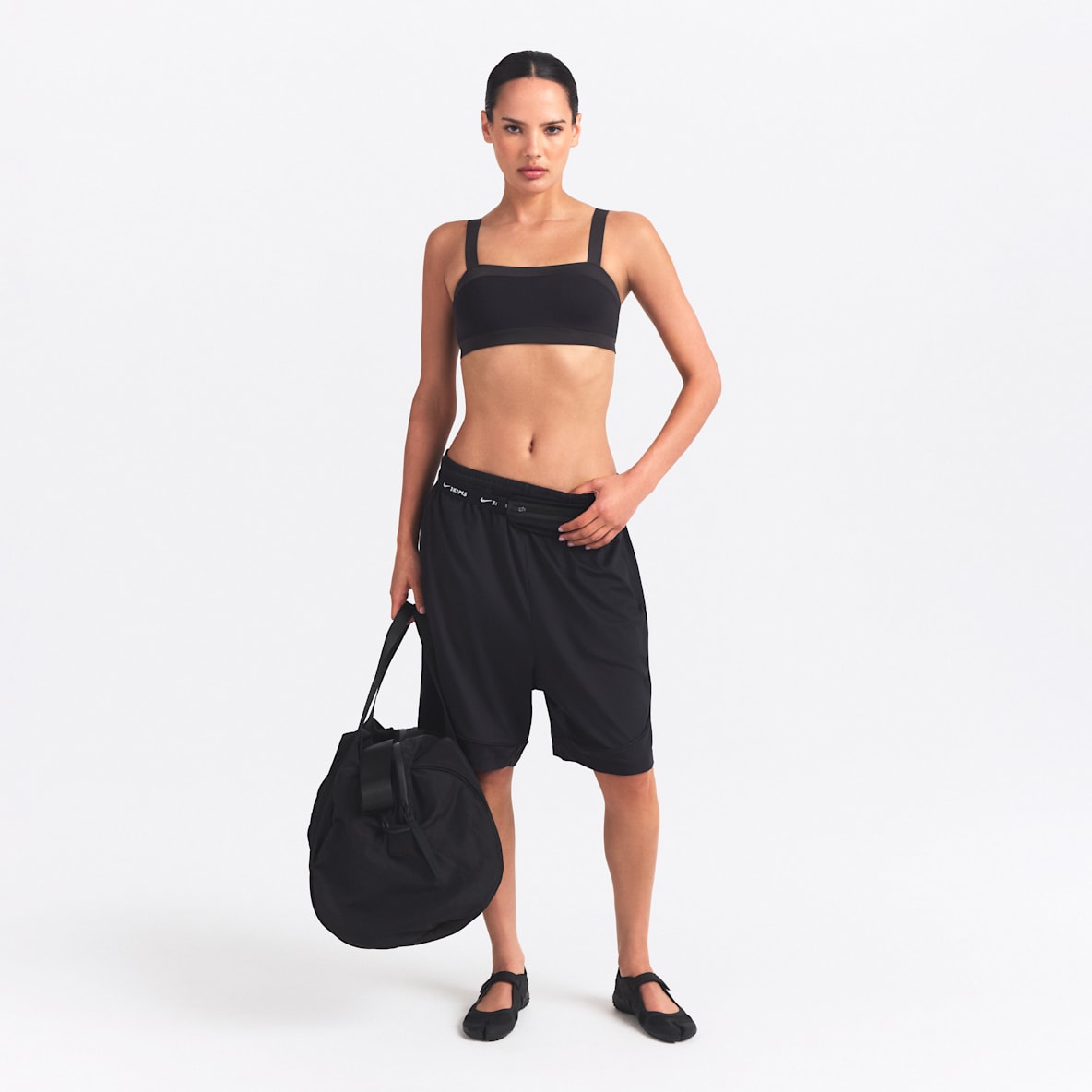 NikeSKIMS Airy 女子速干宽松短裤