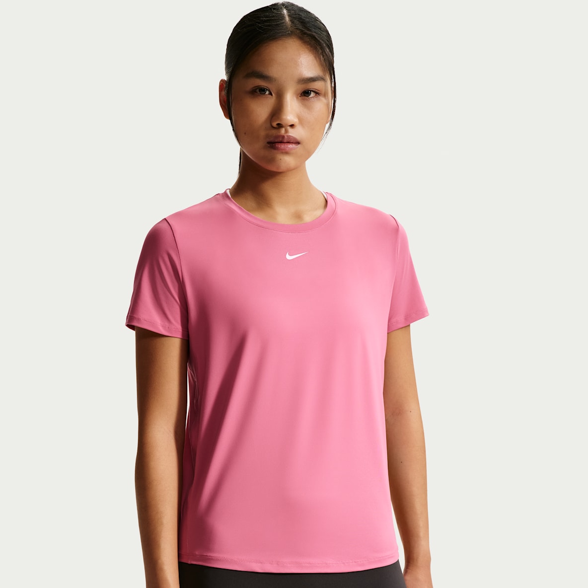 Nike One Classic Dri-FIT 女子透气速干经典款短袖上衣