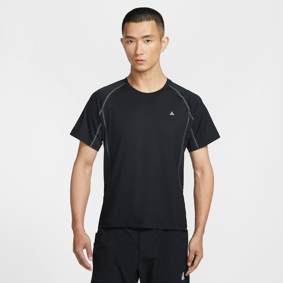 Nike ACG "Wildsee" Dri-FIT 男子速干修身短袖运动上衣