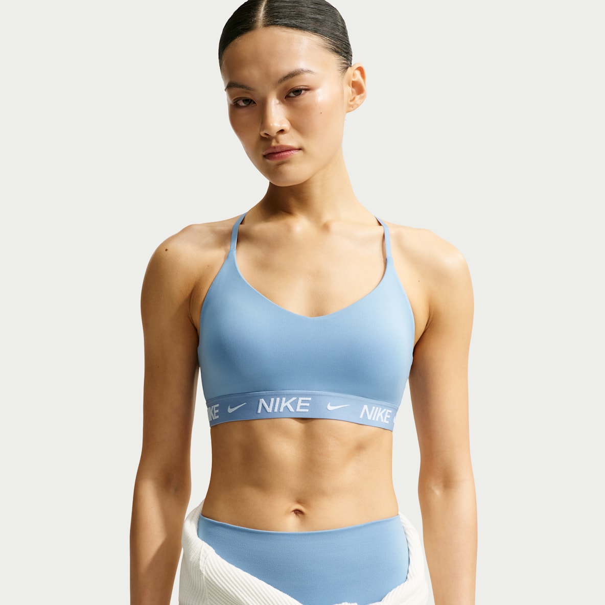 Nike Indy 女子可调节低强度支撑速干衬垫运动内衣