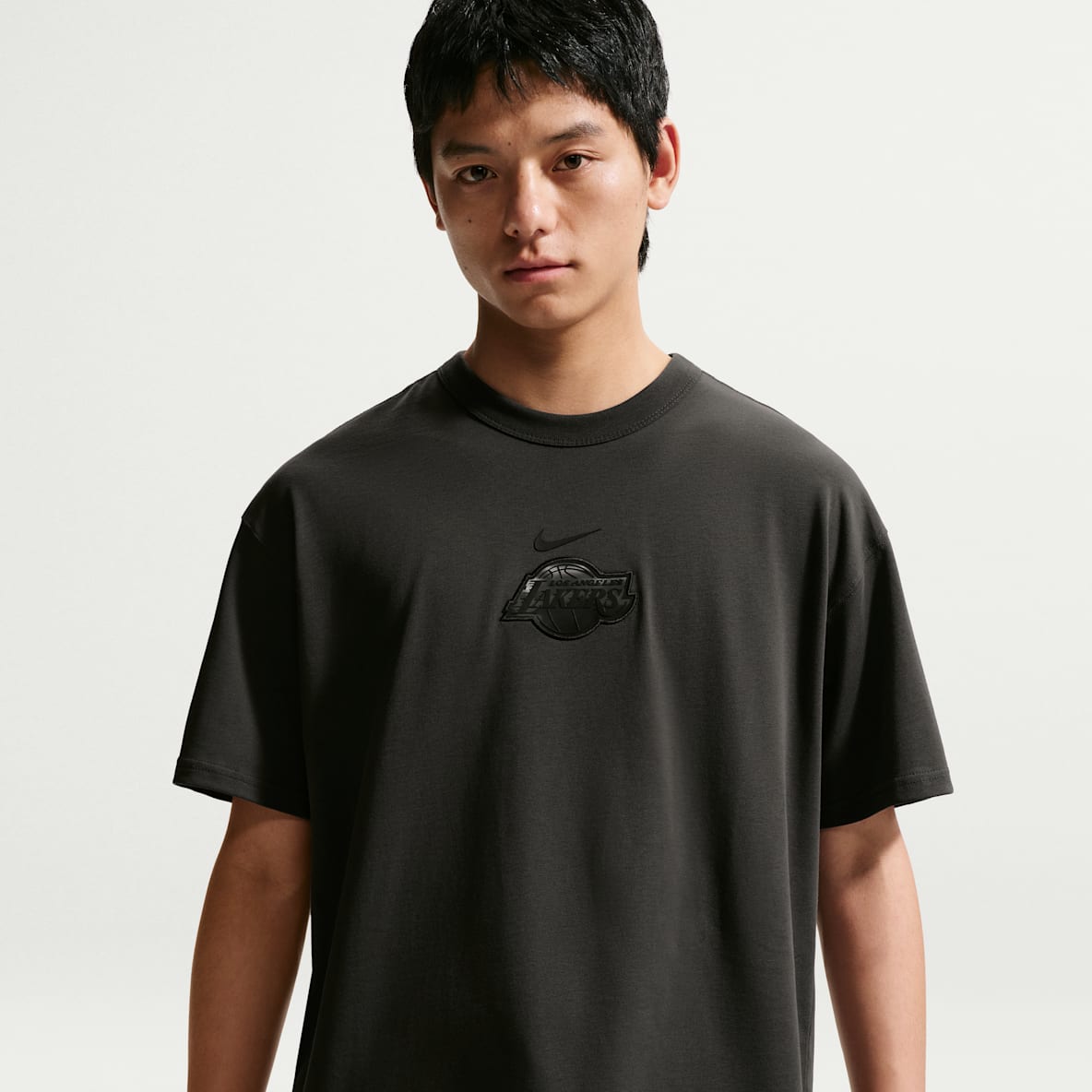 洛杉矶湖人队 Courtside Premium Essential Nike NBA 男子T恤