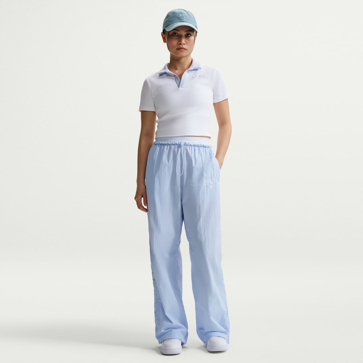 Nike Sportswear 女子高腰降落伞长裤