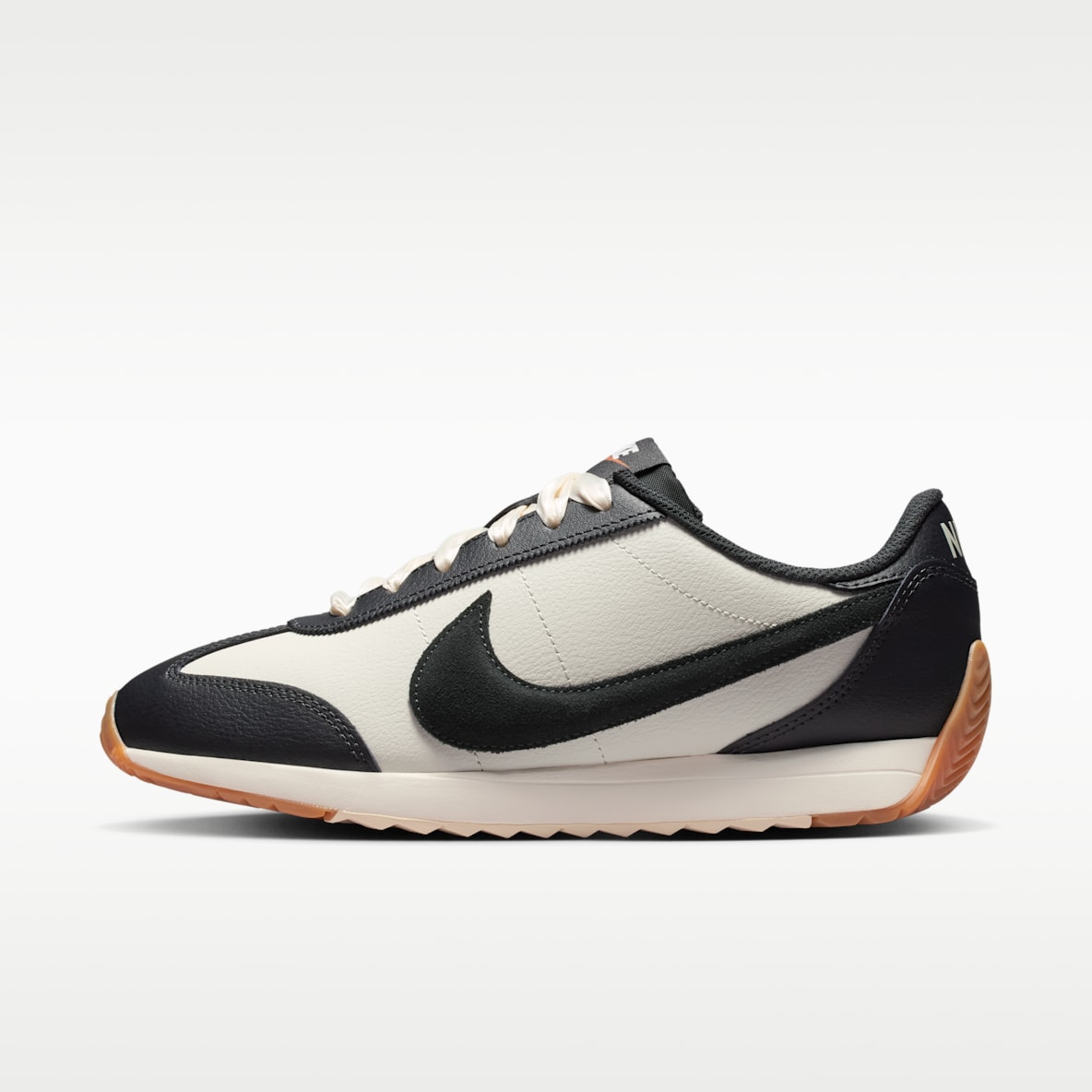 Nike Pacific Leather 女子运动鞋