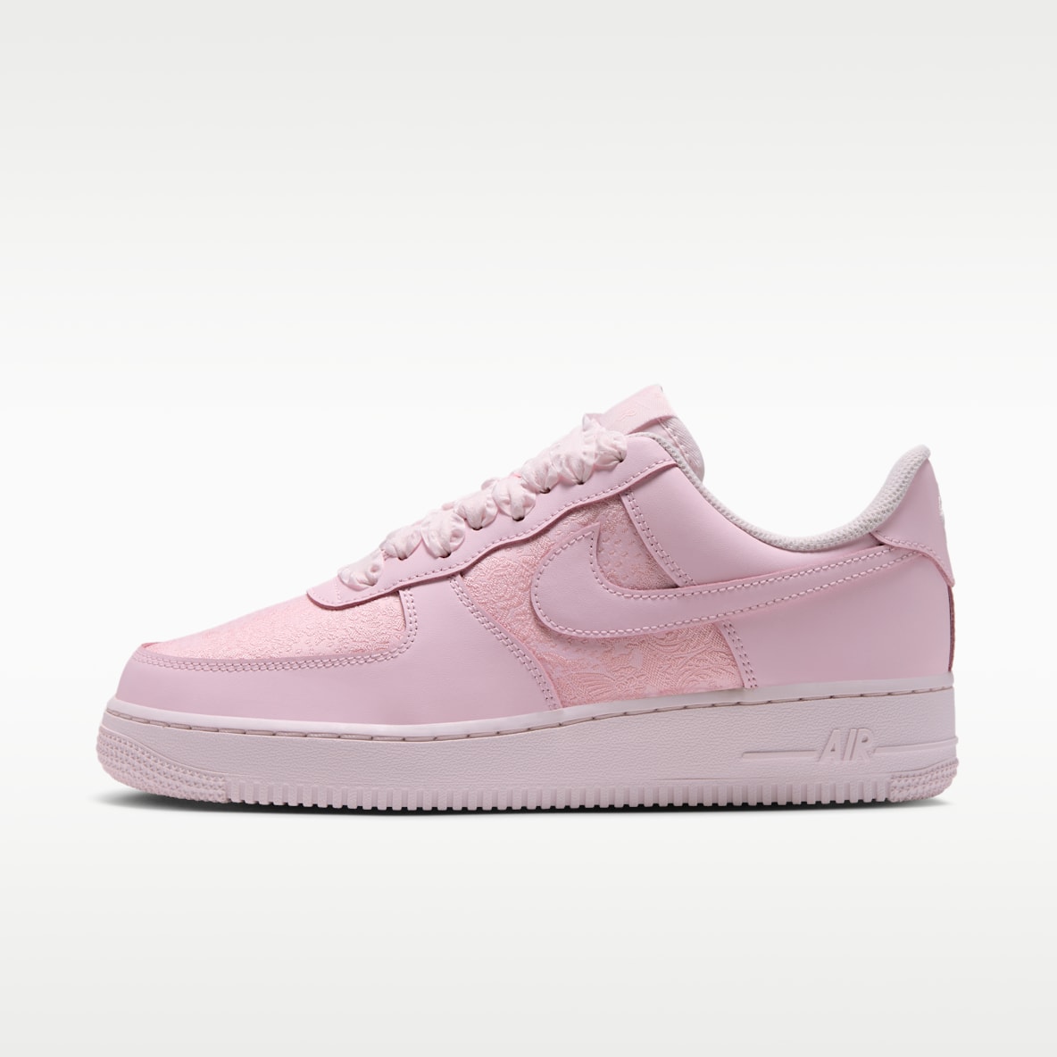 Nike Air Force 1 '07 SE 女子空军一号运动鞋