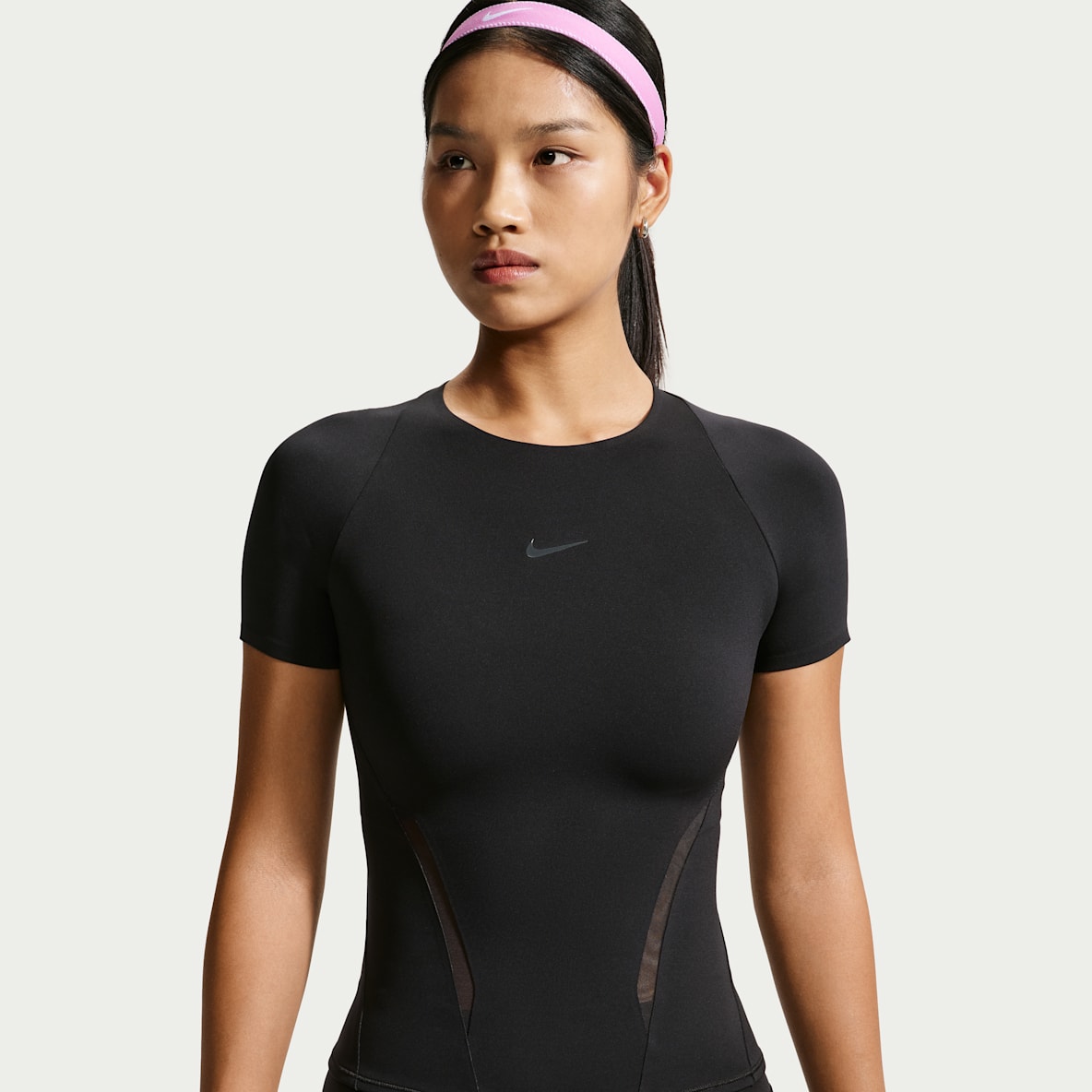 Nike Universa Dri-FIT 女子速干短袖上衣