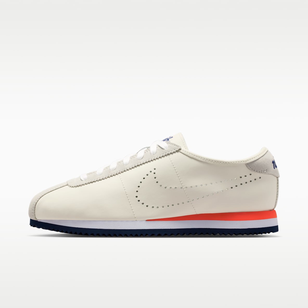 Nike Cortez Leather 女子运动鞋
