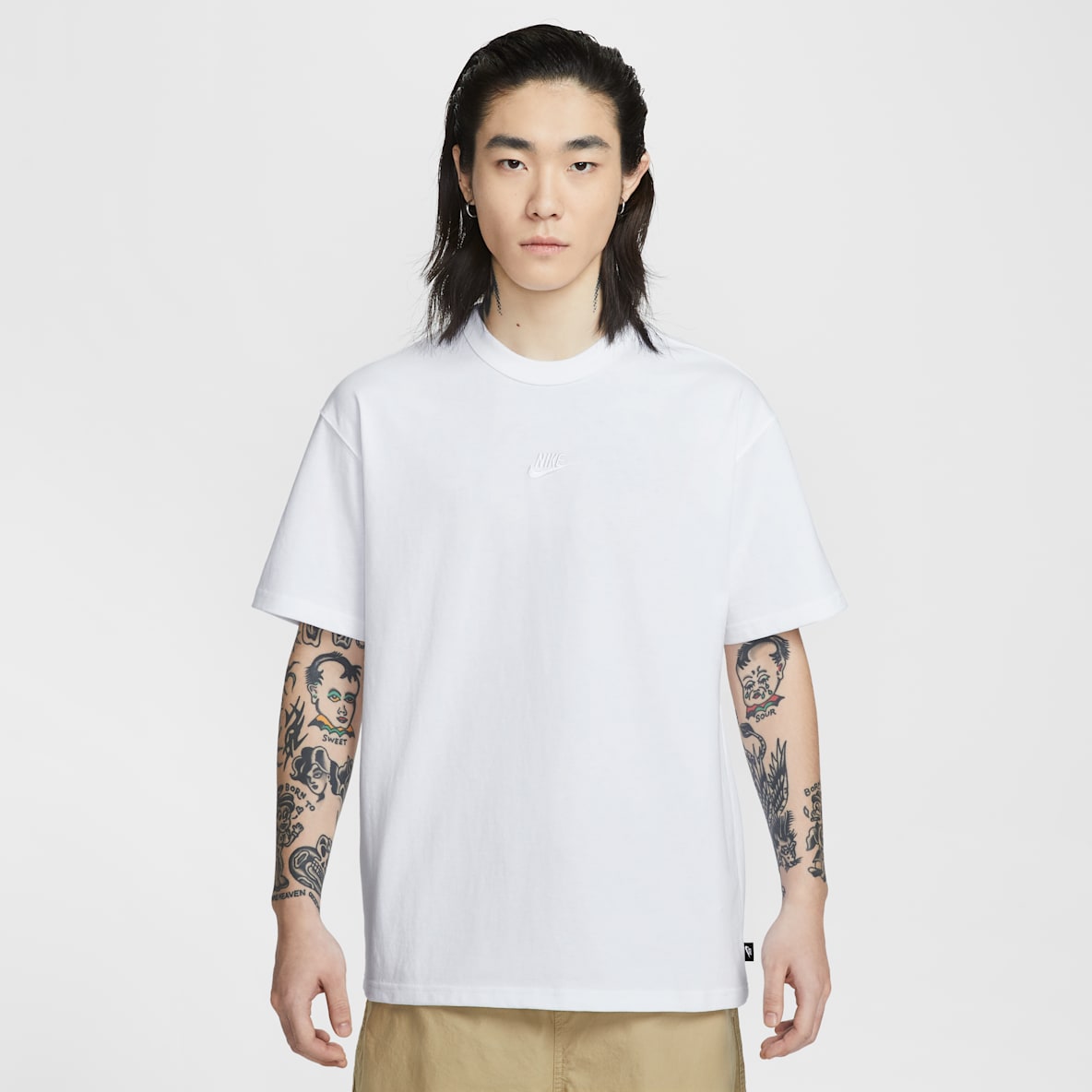 Nike Sportswear Premium Essentials 男子短袖T恤