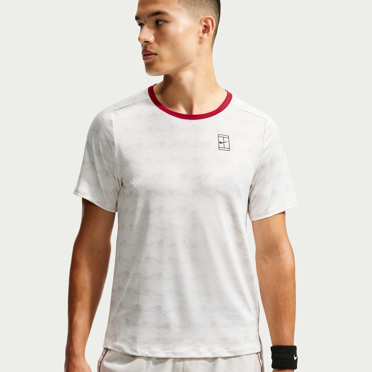 NikeCourt Advantage Dri-FIT 男子速干短袖网球上衣