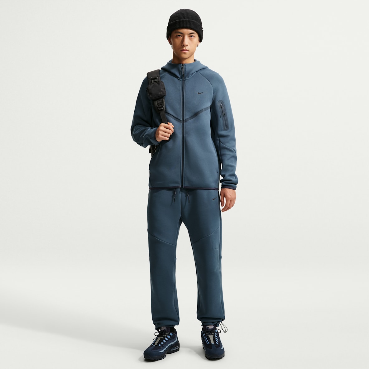 Nike Tech 男子反光装饰针织直筒长裤