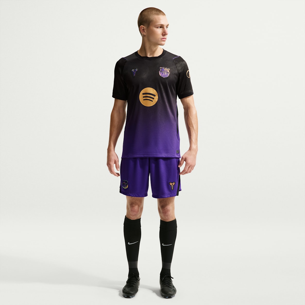 2026/27 赛季巴萨客场球迷版 Kobe Dri-FIT 科比男子速干足球短裤