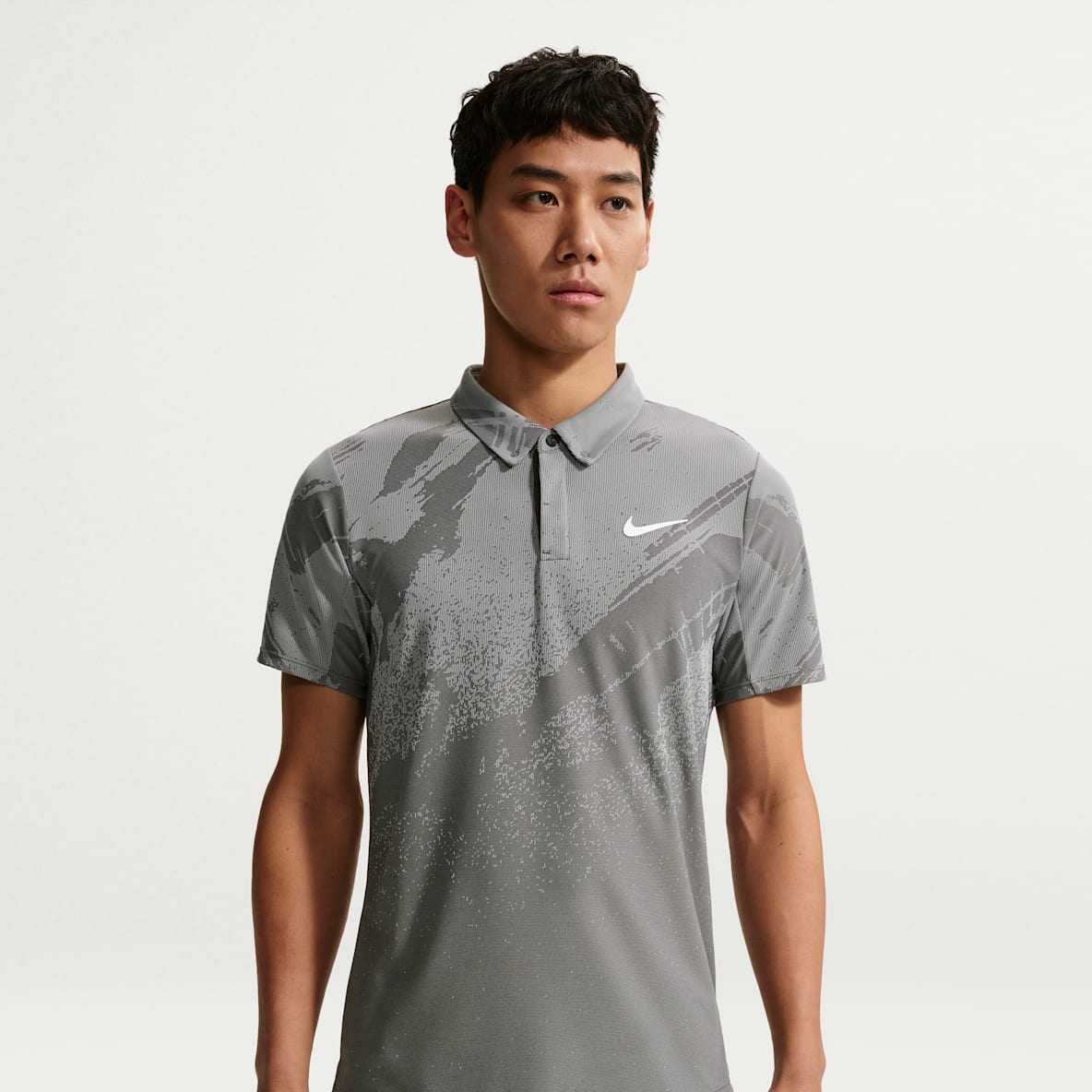 NikeCourt Slam Dri-FIT ADV 扬尼克·辛纳同款男子速干网球翻领T恤
