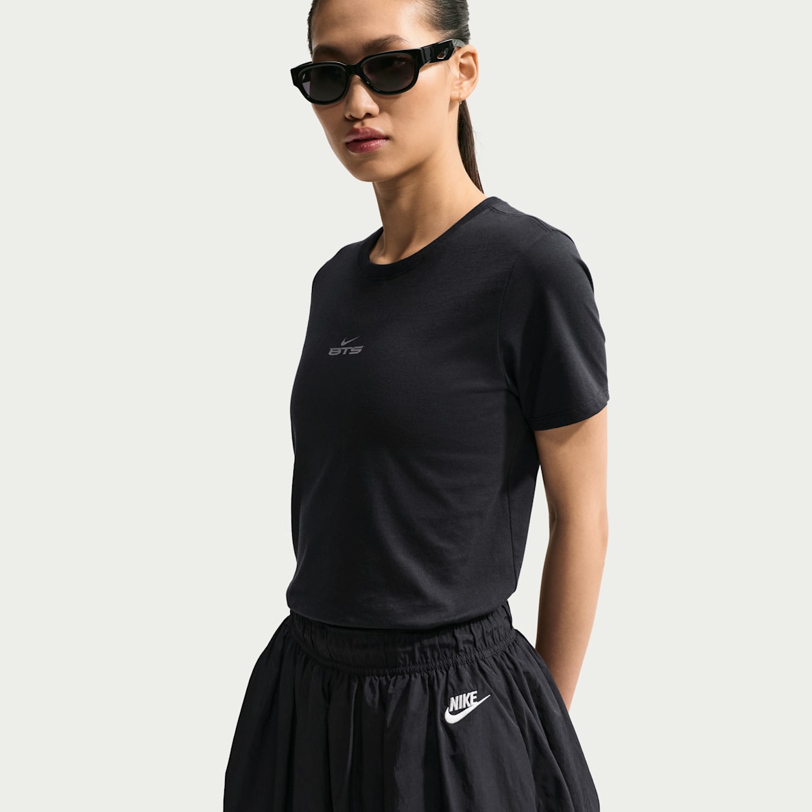 NIKE x BTS 女子短袖T恤