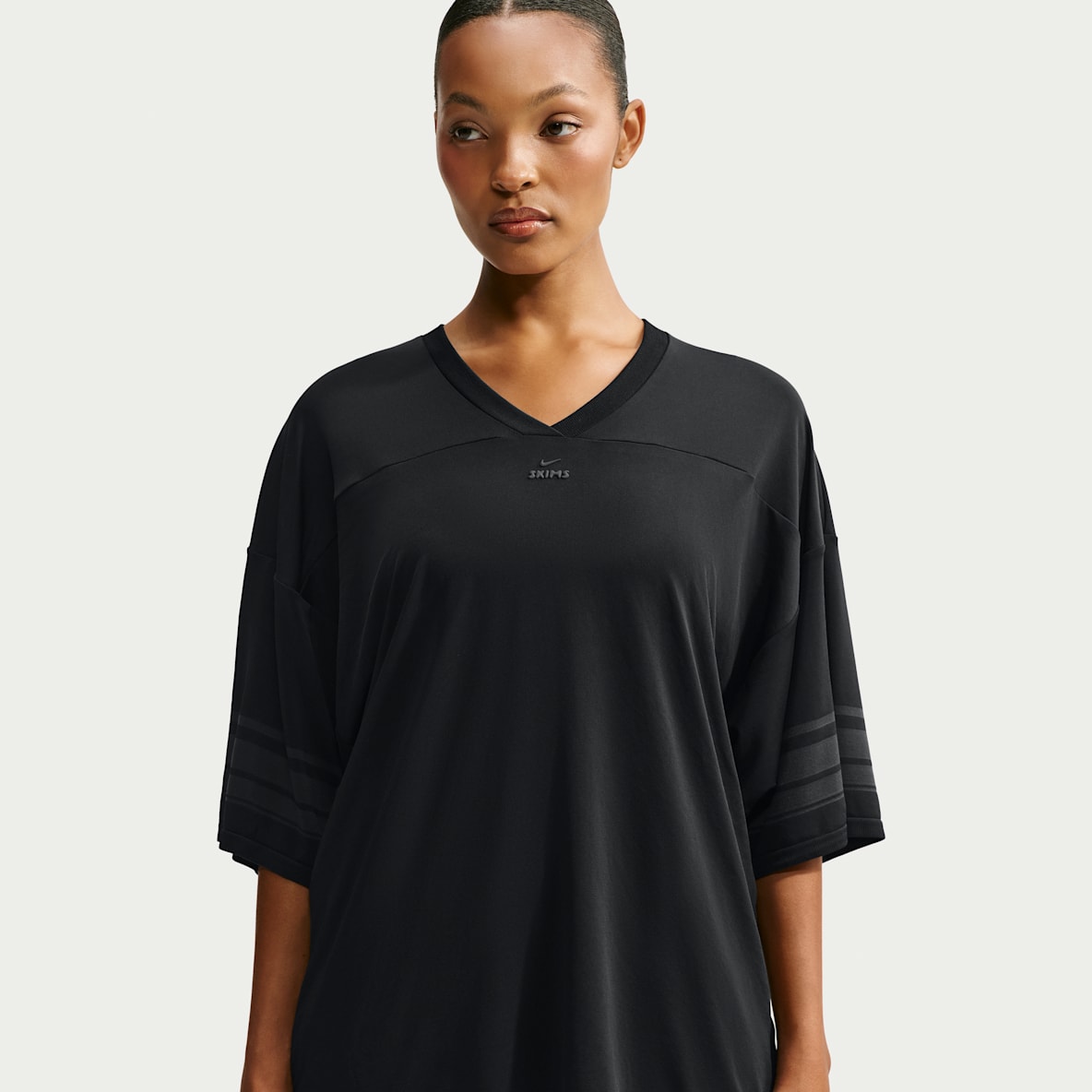 NikeSKIMS Stretch Knit 2.0 女子 Oversize 风 V 领上衣