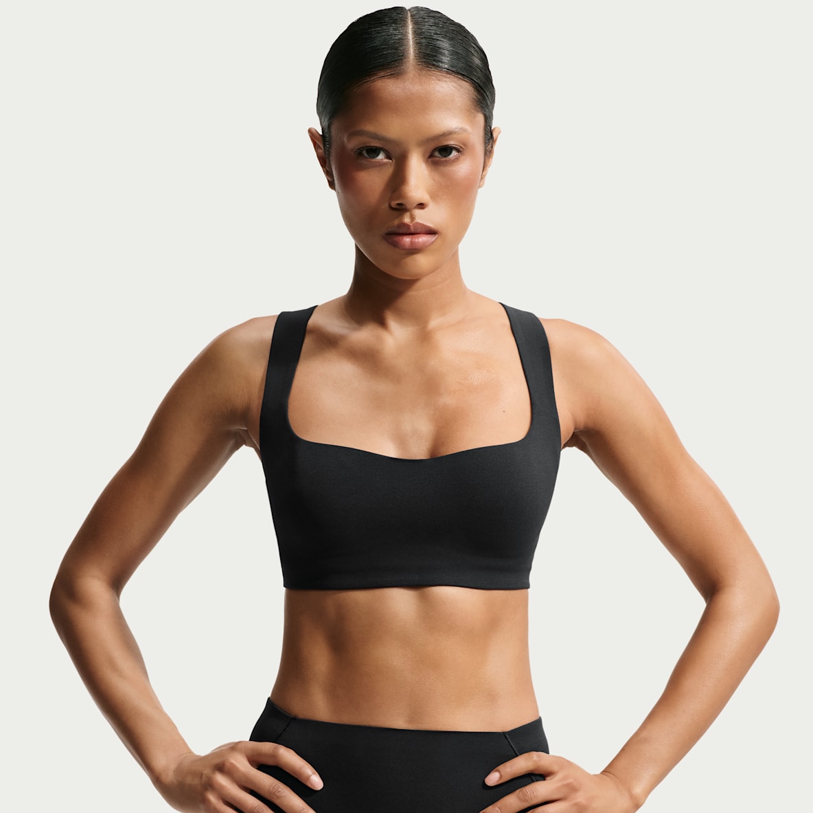 NikeSKIMS Studio Stretch 女子速干运动内衣