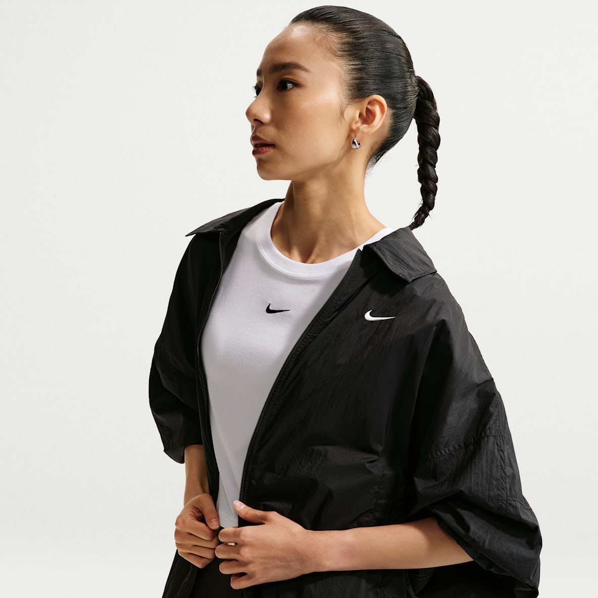 Nike Sportswear 女子 Oversize 风防晒拒水轻盈夹克