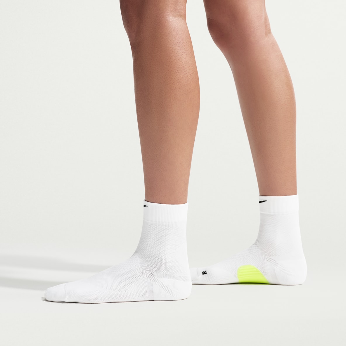 Nike Run Midweight Micro-Crew 耐克女子夜跑系列速干跑步短袜(1 双)