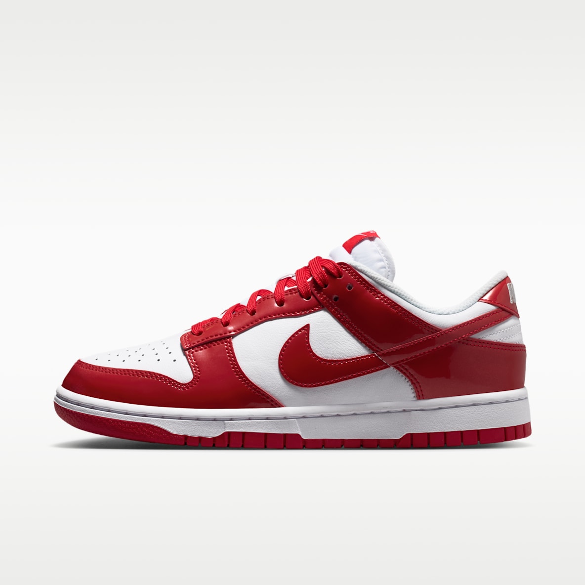 Nike Dunk Low SE 女子运动鞋