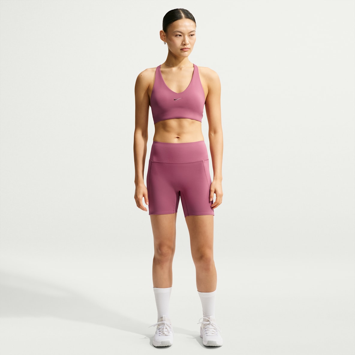 Nike Universa 女子汗渍隐匿速干高腰骑行短裤