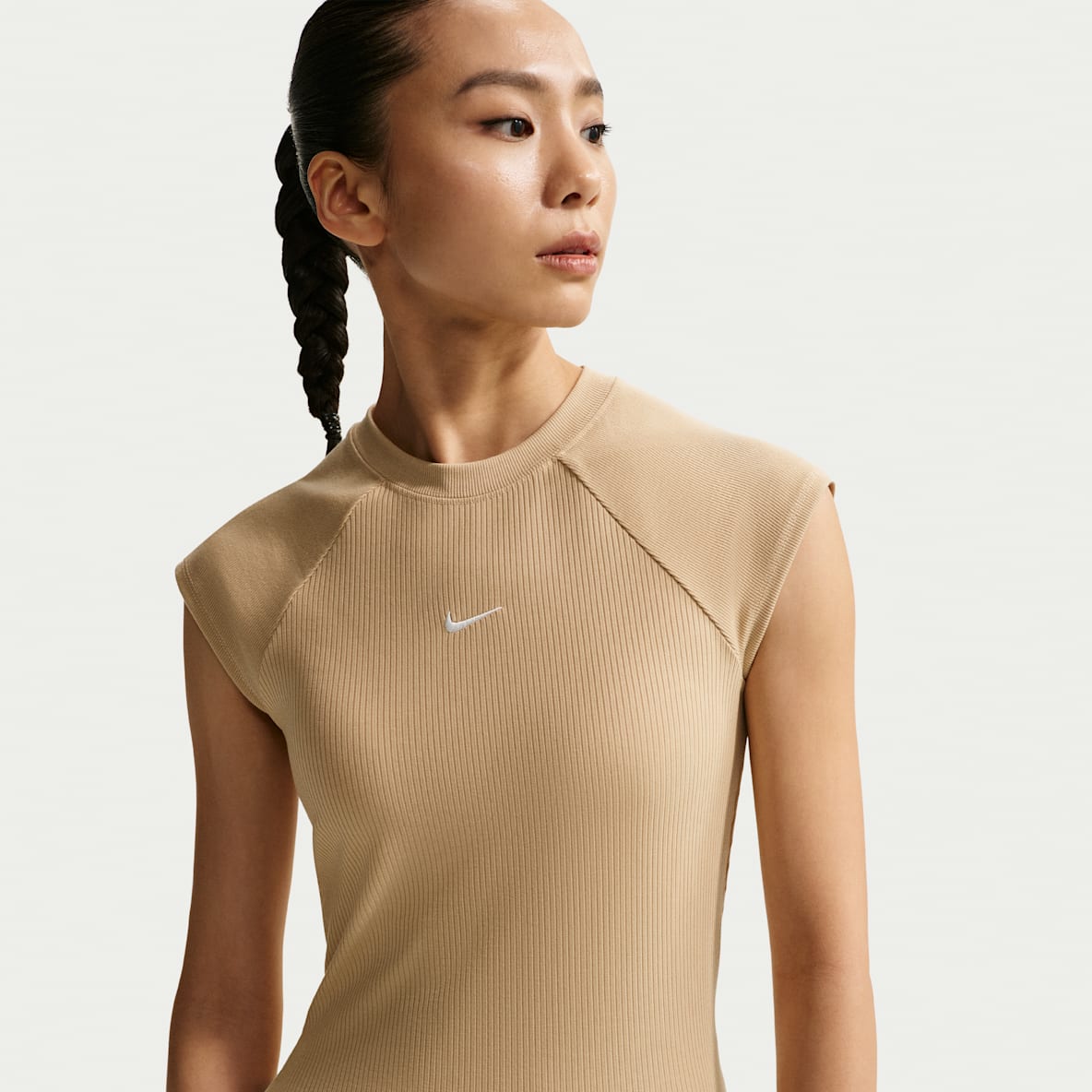 Nike Sportswear Chill Knit 女子紧身短袖罗纹上衣