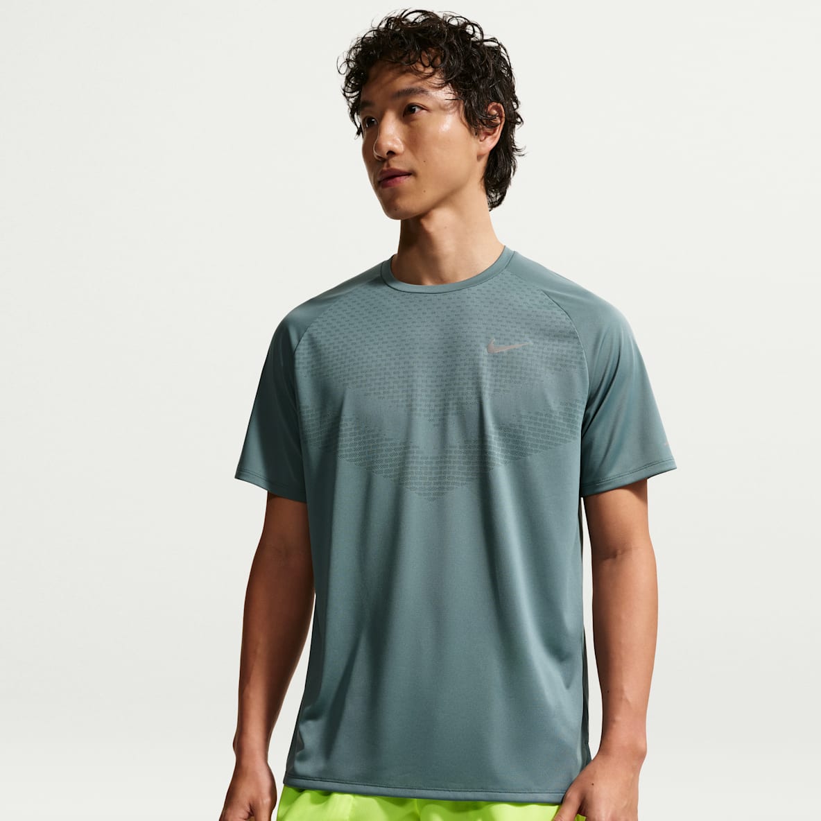 Nike Stride Dri-FIT ADV 男子速干短袖跑步上衣