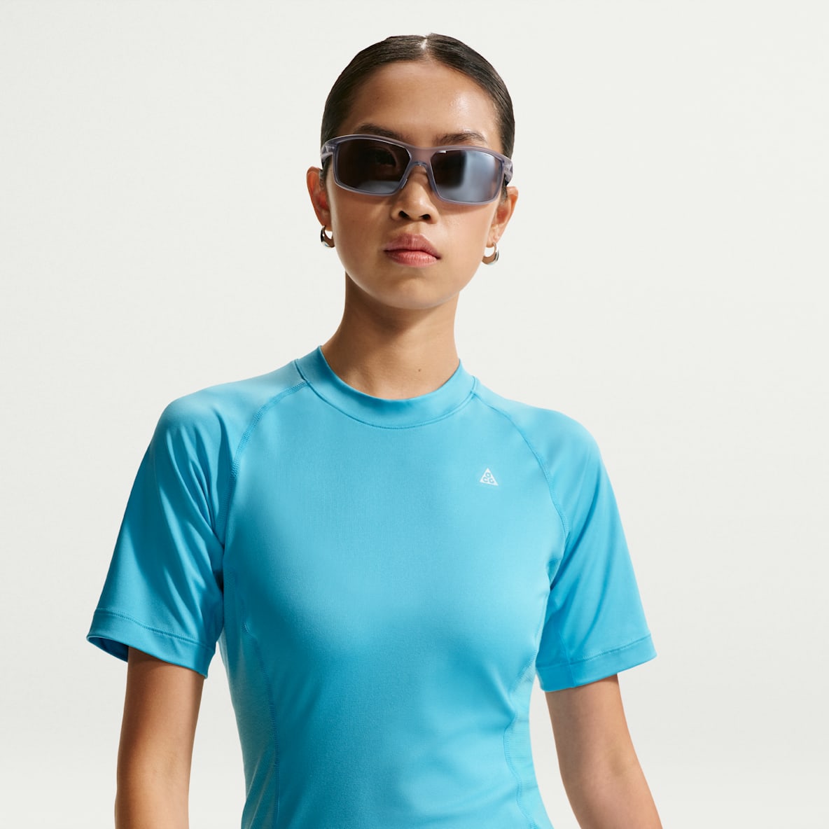 Nike ACG "Wildsee" Dri-FIT 女子速干修身短袖运动上衣