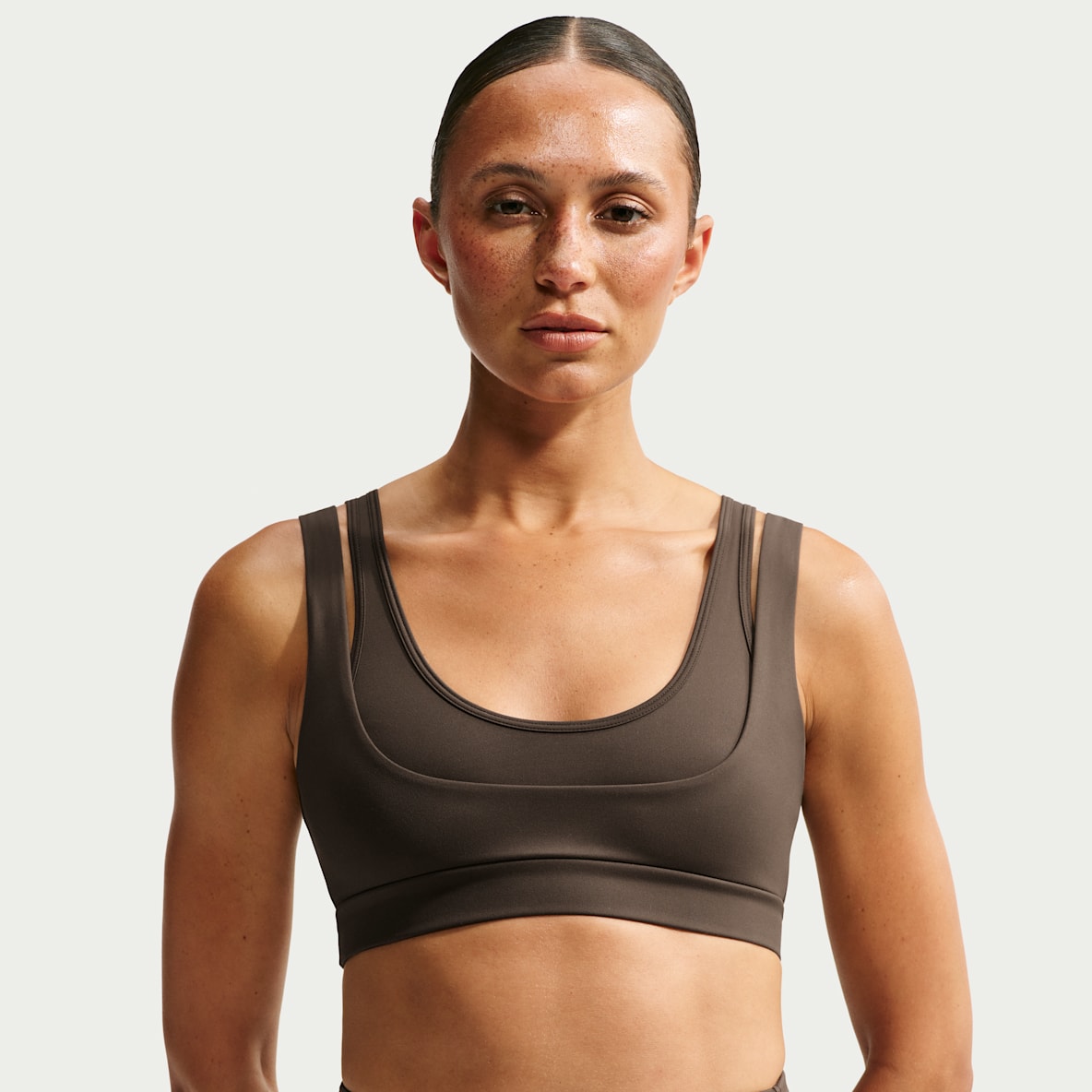 NikeSKIMS Matte 女子速干双肩带大圆领运动内衣（无胸垫）