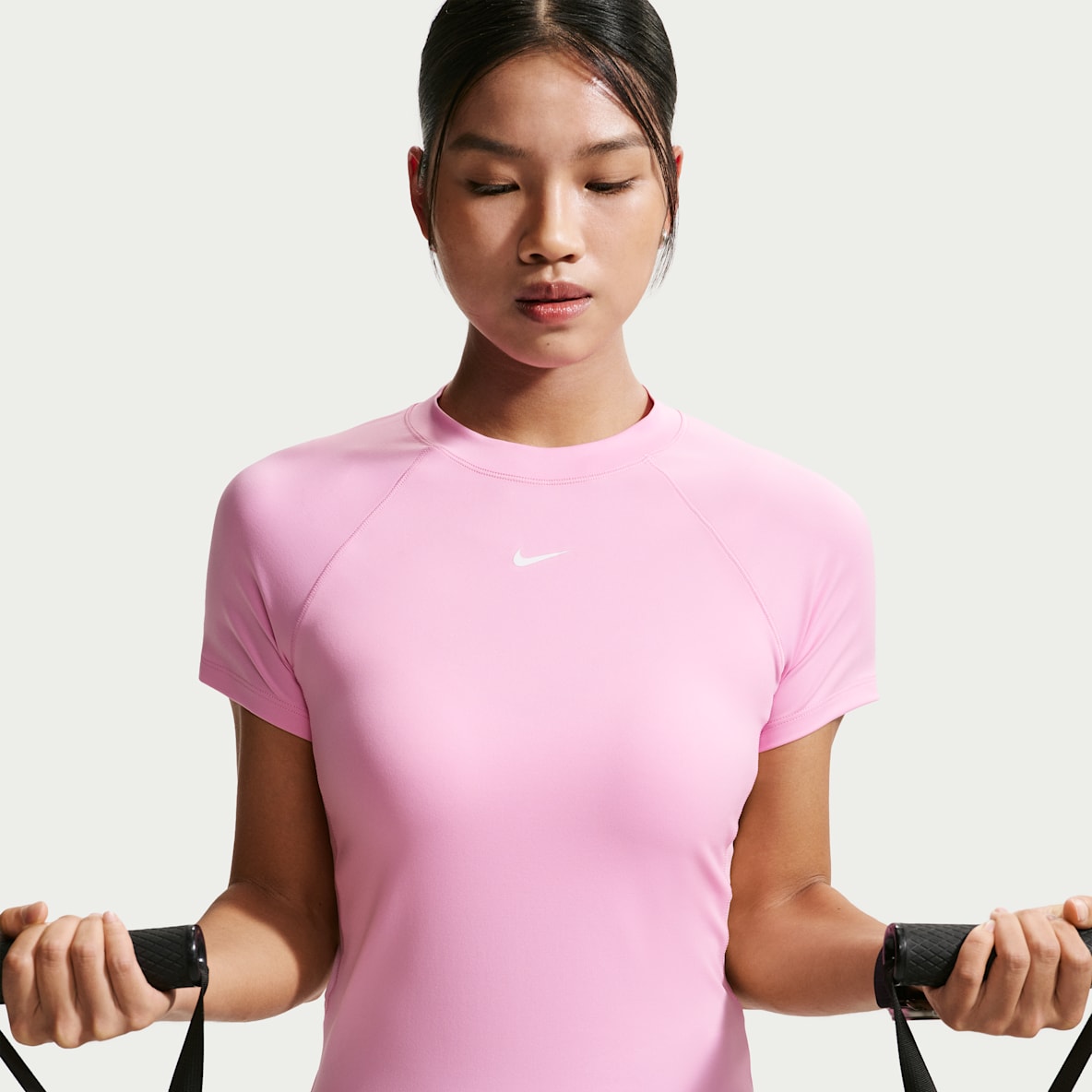 Nike Pro Dri-FIT 女子速干紧身短袖训练上衣
