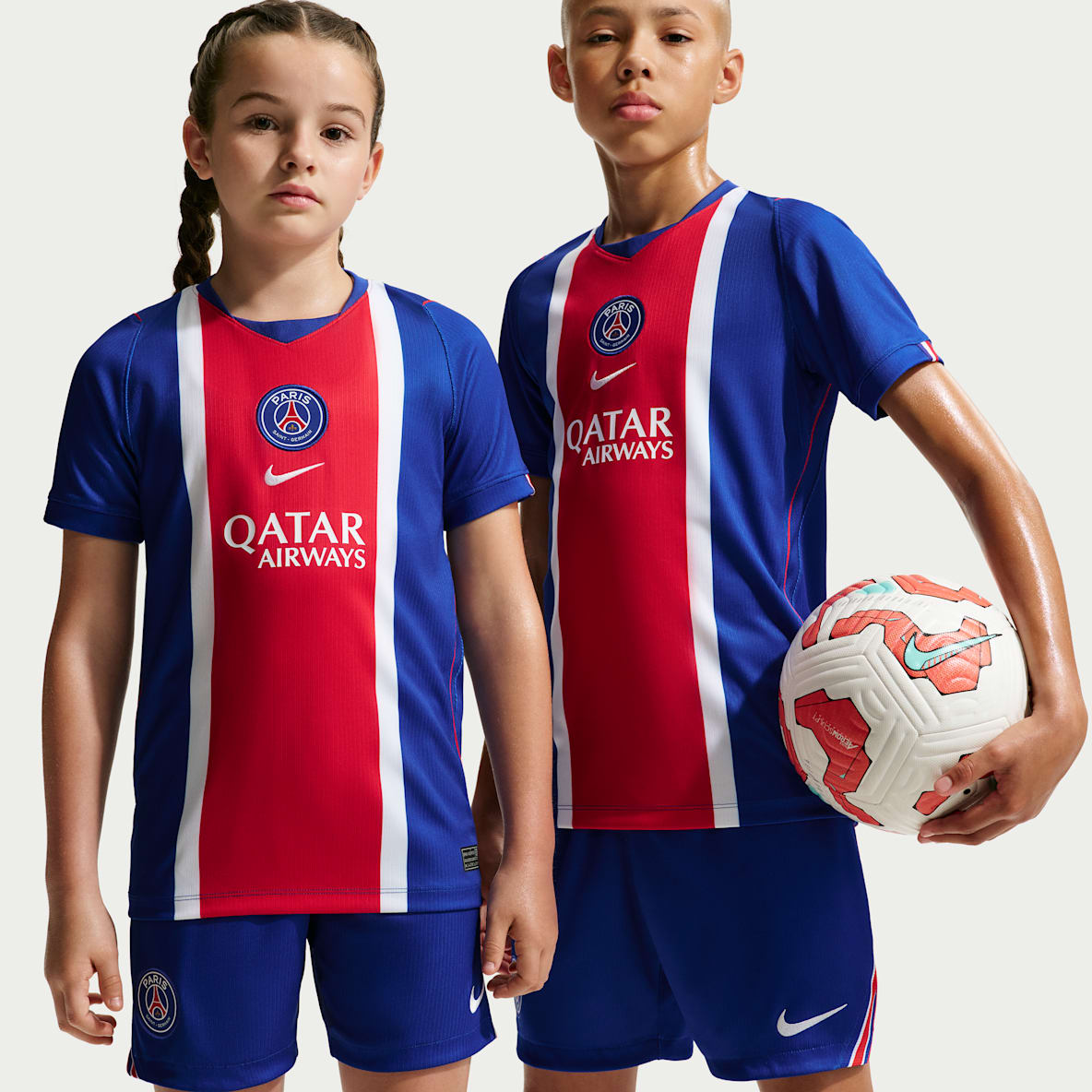 2026/27 赛季巴黎圣日耳曼主场球迷版 Nike Dri-FIT 大童速干短袖足球球衣
