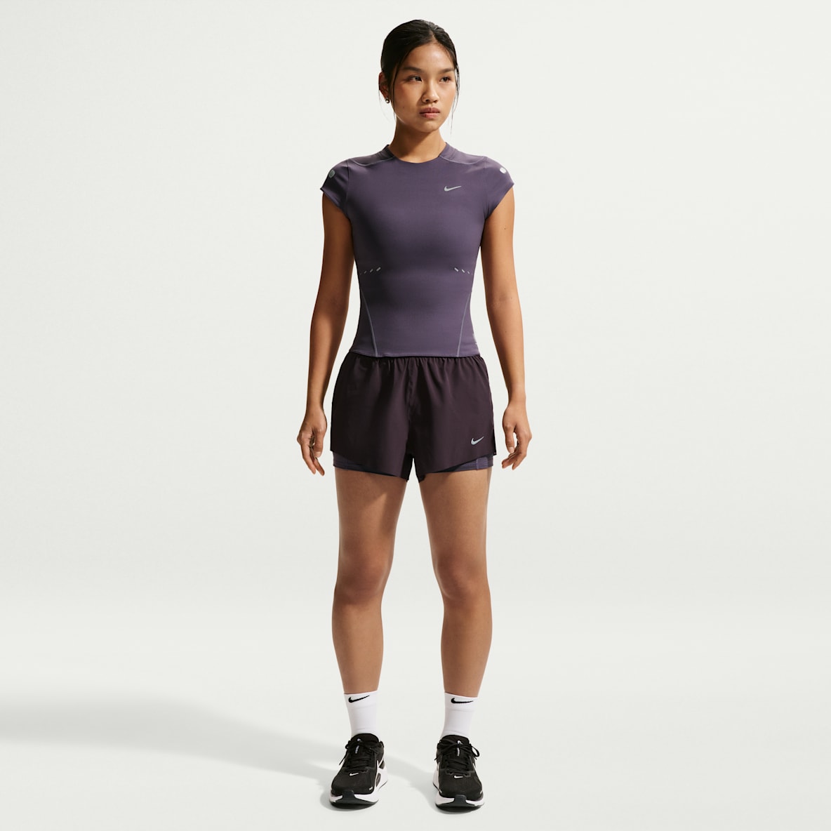 Nike Swift Nike Swift Dri-FIT 女子速干中腰二合一跑步短裤