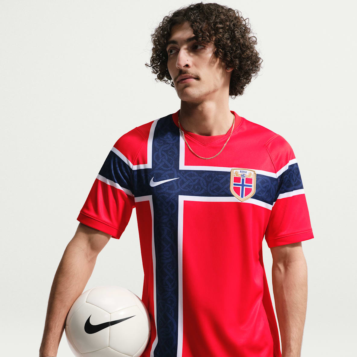2026 赛季挪威国家队主场球迷版 Nike Dri-FIT 男子速干短袖足球球衣