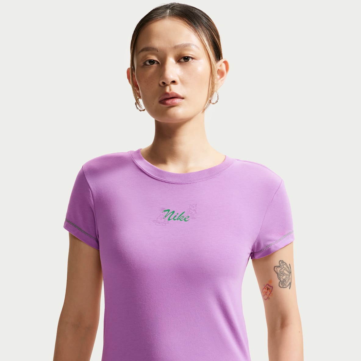 Nike Sportswear Chill Knit 女子短袖T恤