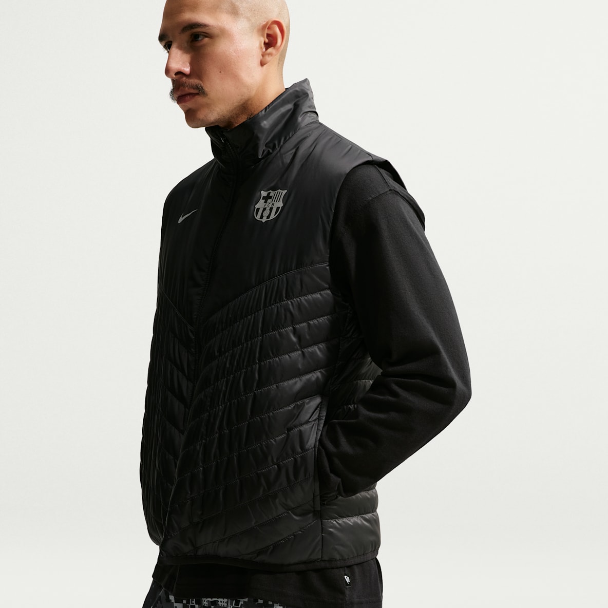 巴萨（巴塞罗那足球俱乐部） Nike Therma-FIT Windrunner 男子拒水足球马甲