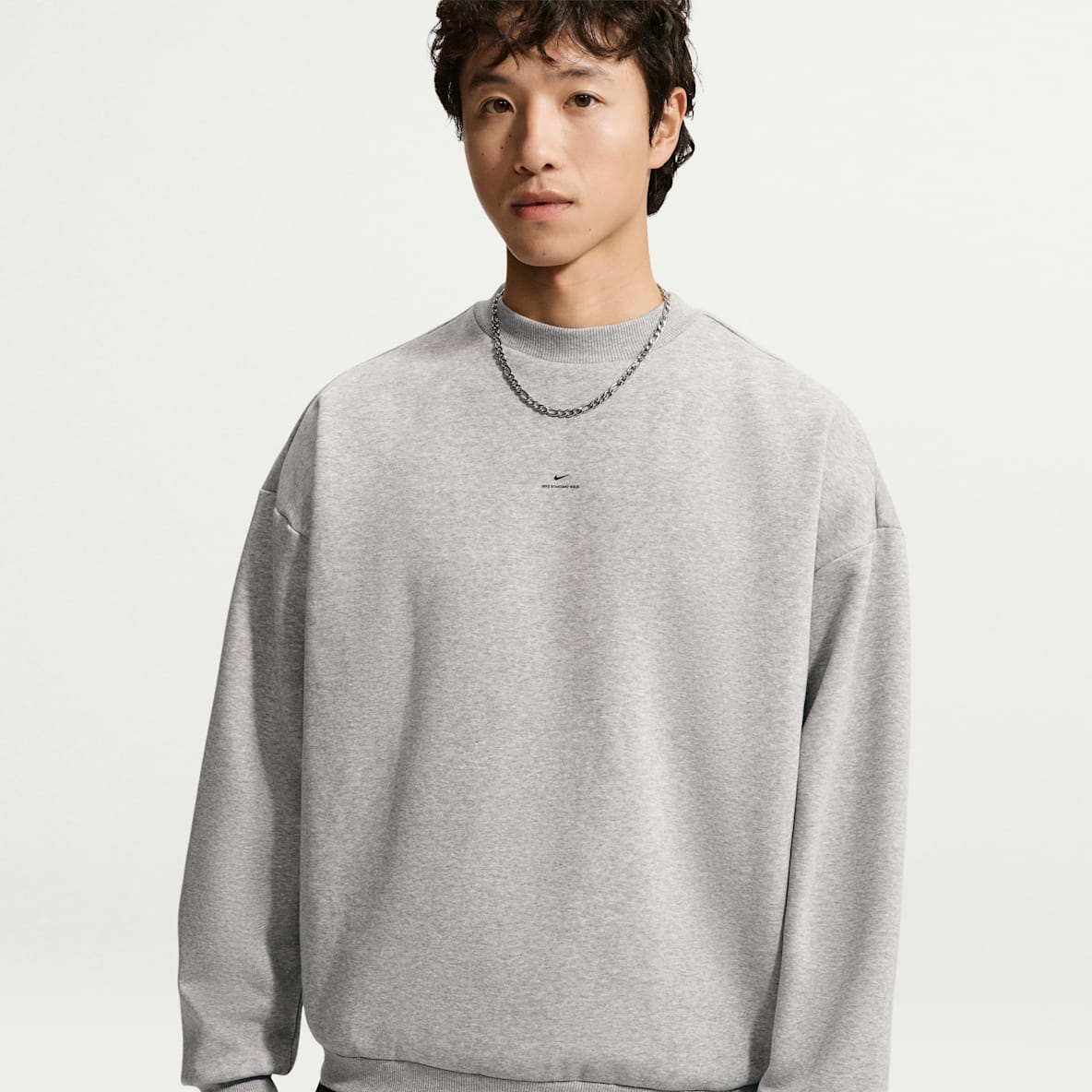 Nike Standard Issue Therma-FIT 耐克篮球小标系列男子加绒篮球圆领上衣