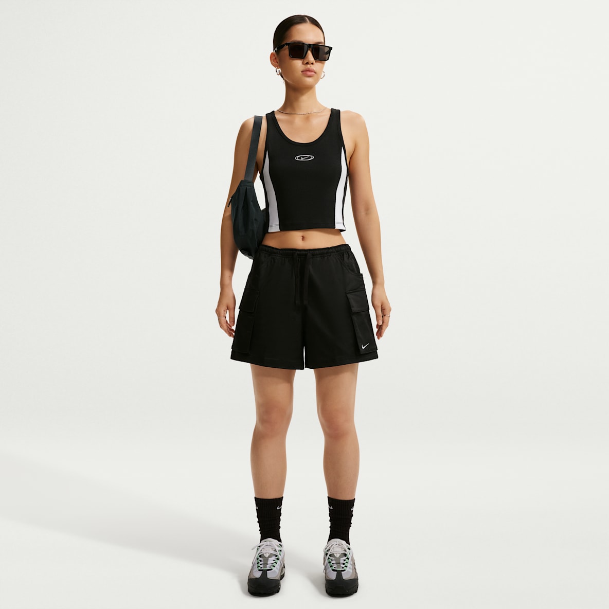 Nike Sportswear 女子宽松中腰梭织工装短裤