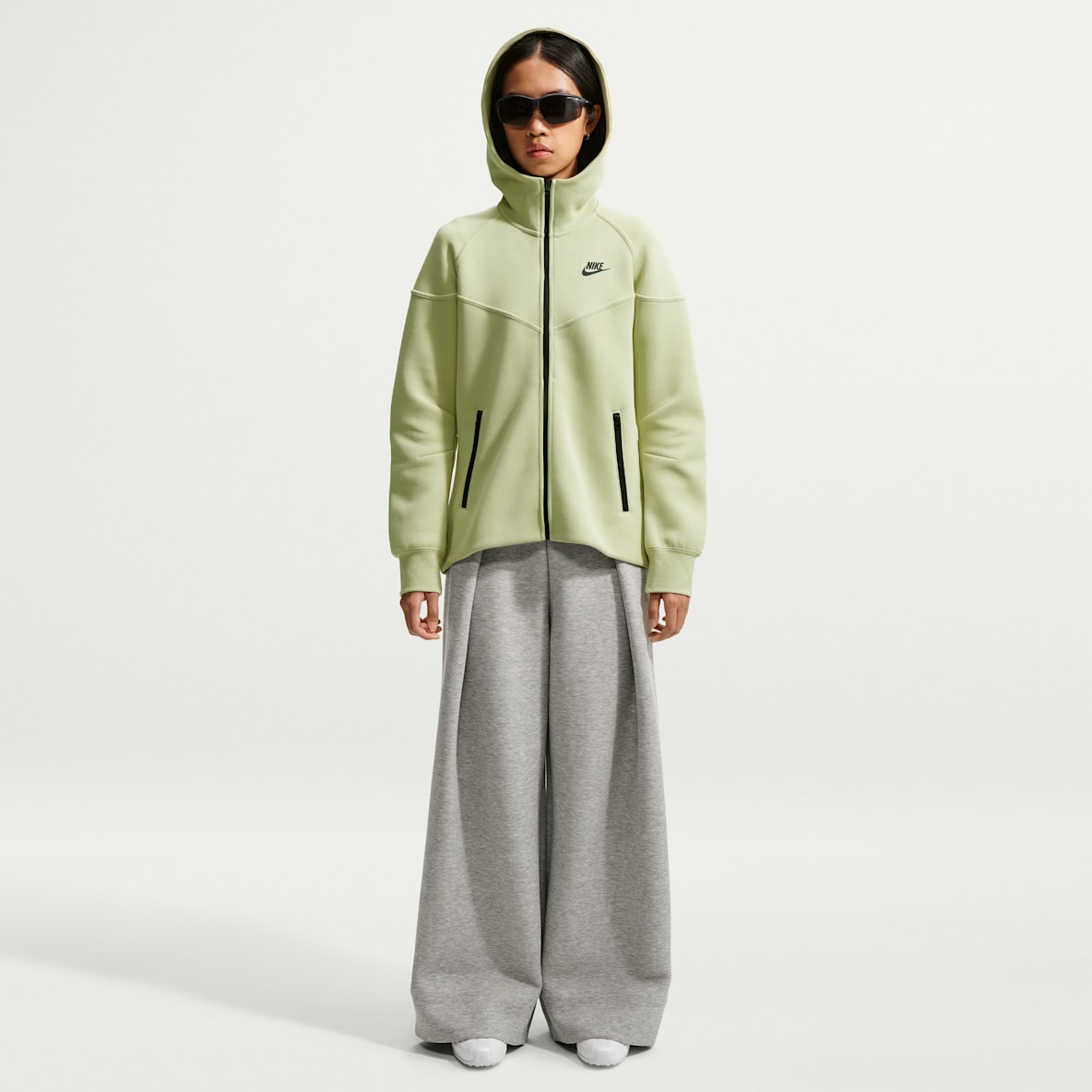 Nike Sportswear Tech Fleece 女子高腰褶裥长裤