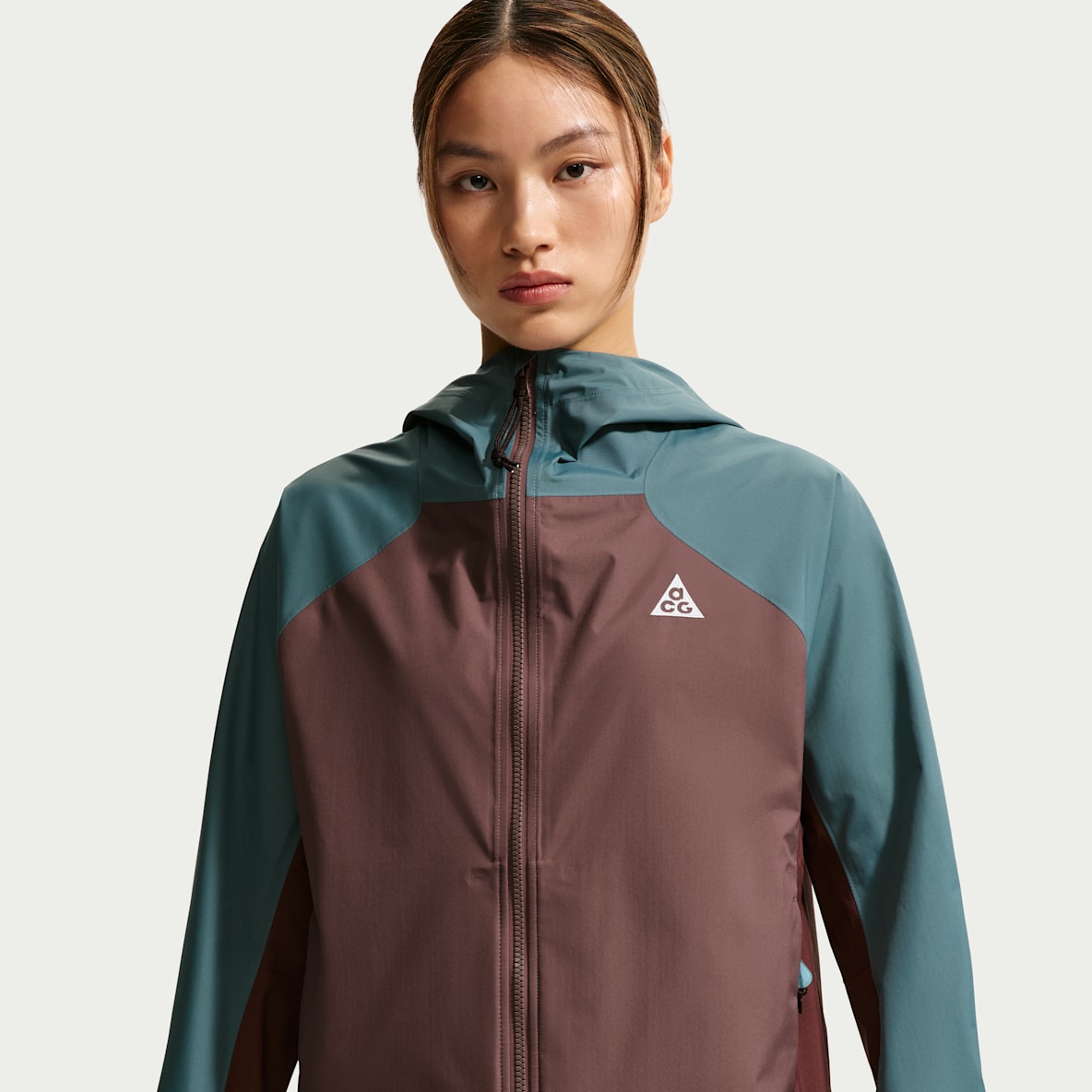 Nike ACG "Phantazma" Storm-FIT ADV 2.5L 女子防风防水夹克硬壳冲锋衣