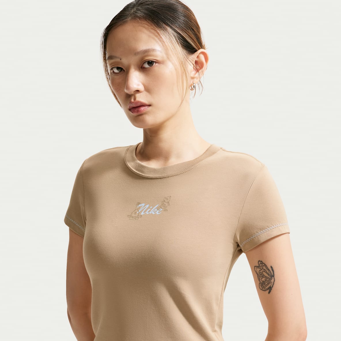 Nike Sportswear Chill Knit 女子短袖T恤