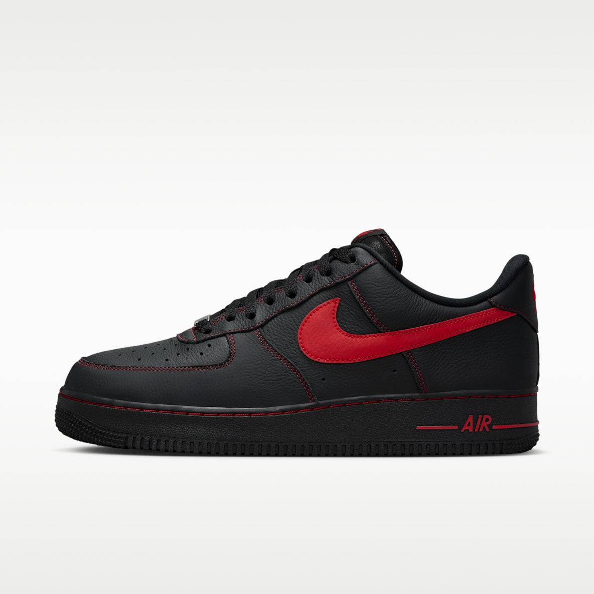 Nike Air Force 1 '07 LV8 Nike Air Force 1 '07 LV8 男子空军一号运动鞋