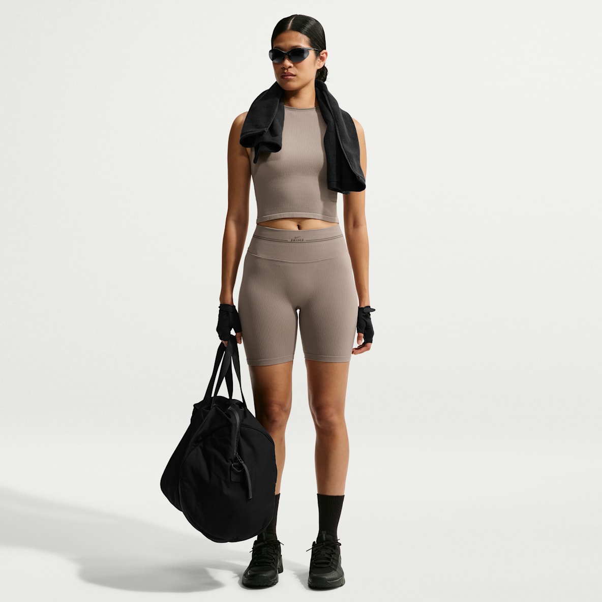 NikeSKIMS Ribbed 女子短裤