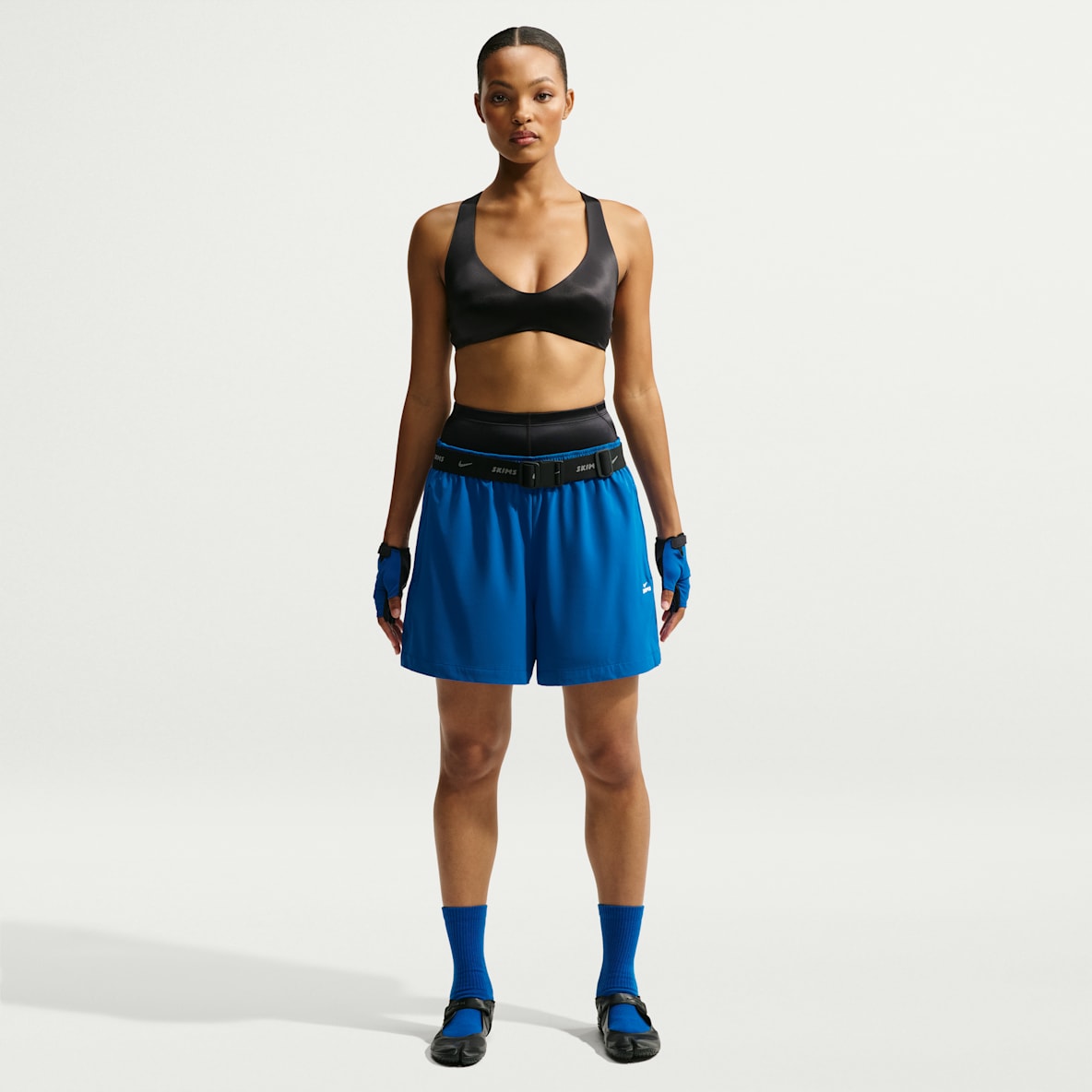 NikeSKIMS Stretch Nylon 女子速干运动短裤