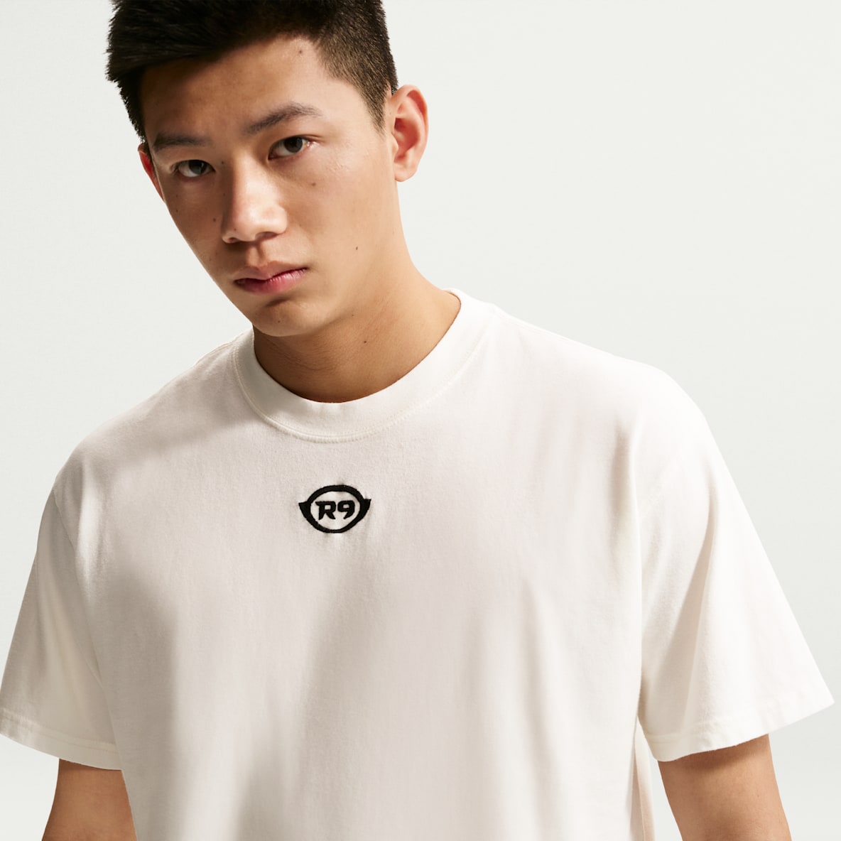 Nike Sportswear "R9" 男子T恤