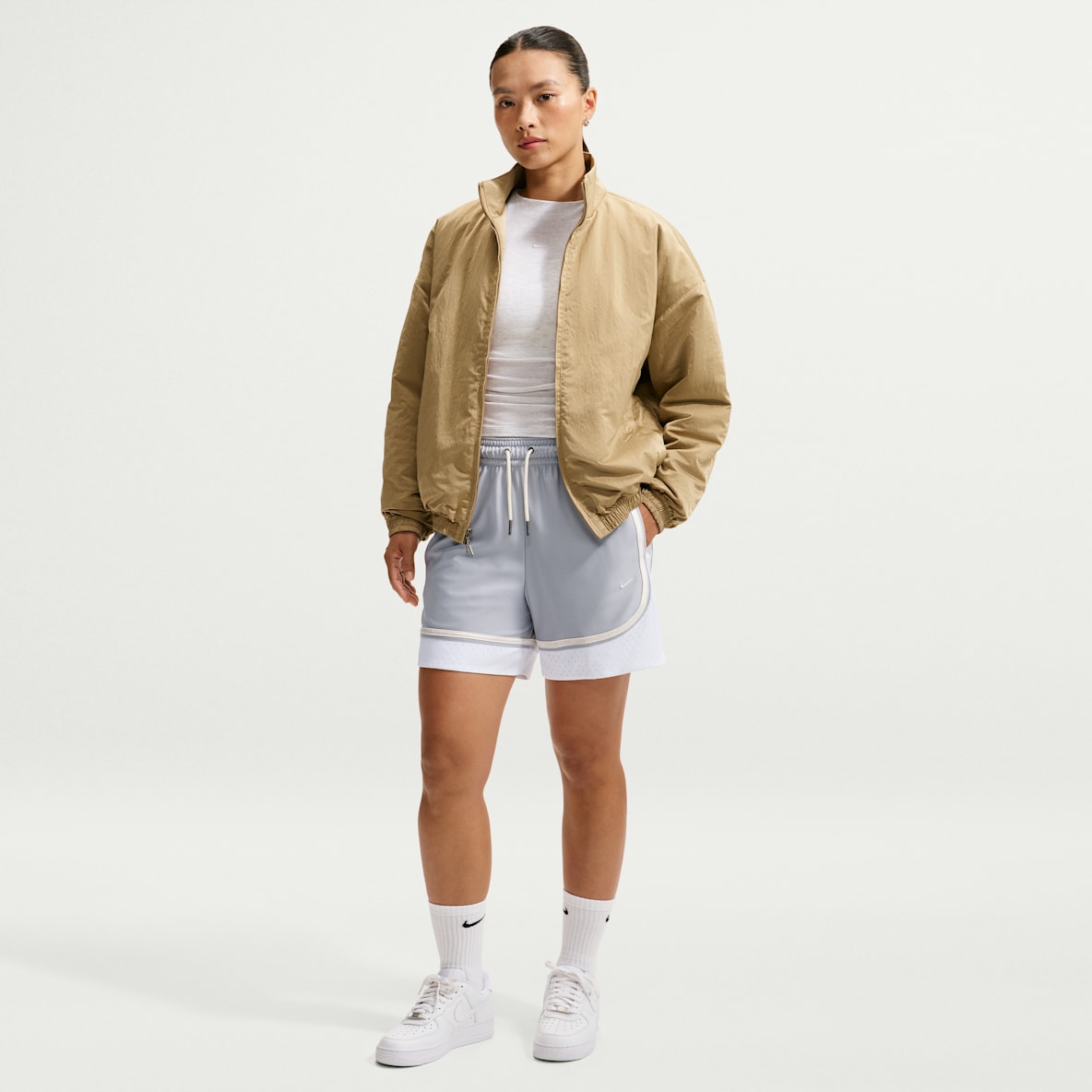 Caitlin Standard Issue Dri-FIT 凯特琳·克拉克女子速干弧形镶边篮球短裤