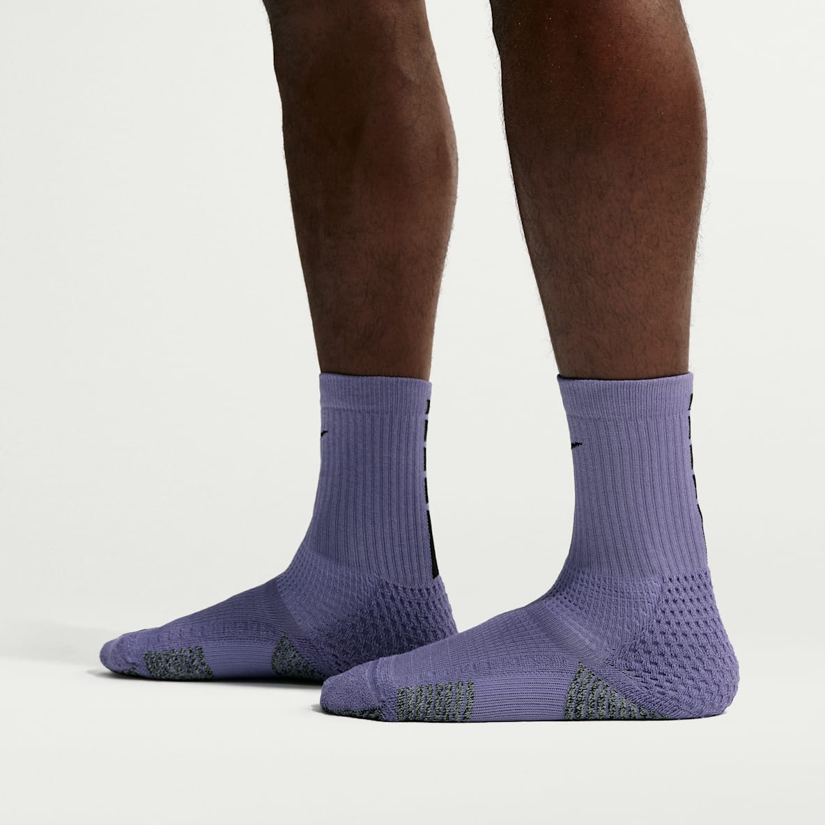 Nike Elite 2.0 舒适速干中筒运动袜（1 双）