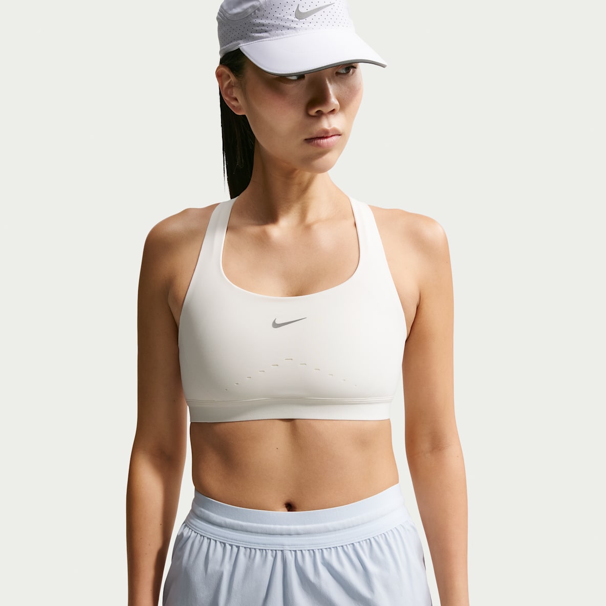 Nike Swift 女子速干高强度支撑轻衬运动内衣