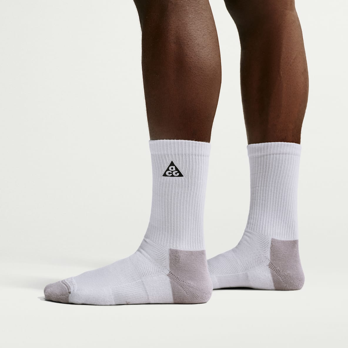 Nike ACG Everyday Elevated 速干中筒运动袜(1 双)