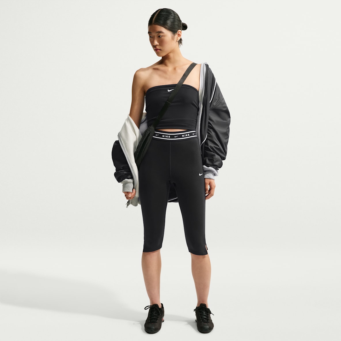 Nike Sportswear Chill Jersey 女子高腰紧身中裤