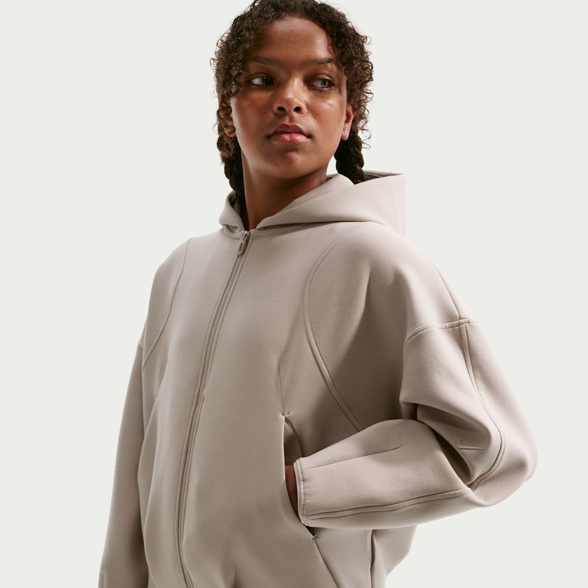 Nike MAVN Nike MAVN Therma-FIT 耐克好动心系列大童(女孩)全长拉链开襟薄绒连帽衫