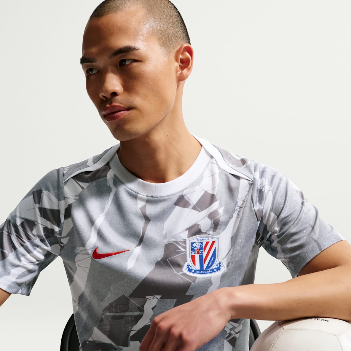 2026 赛季上海申花足球俱乐部 Nike Dri-FIT Academy Pro 男子速干赛前上衣