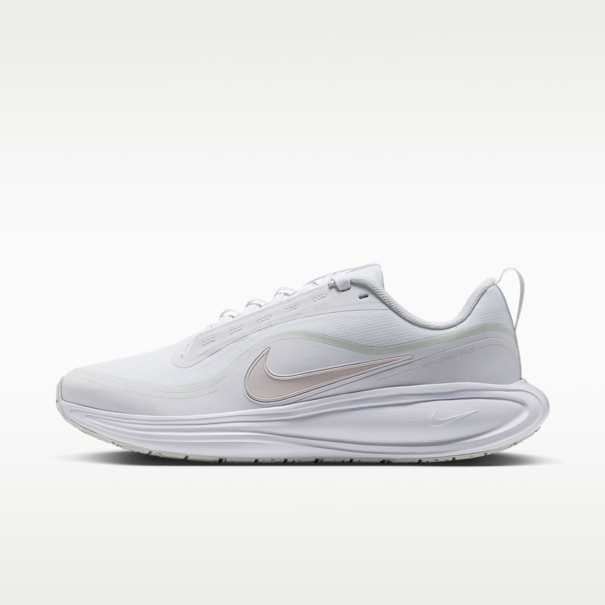 Nike Revolution 8 Utility 女子公路跑步鞋